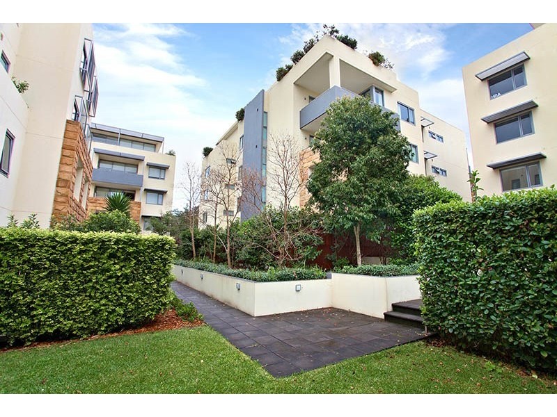 2a Eulbertie Avenue, Warrawee NSW 2074