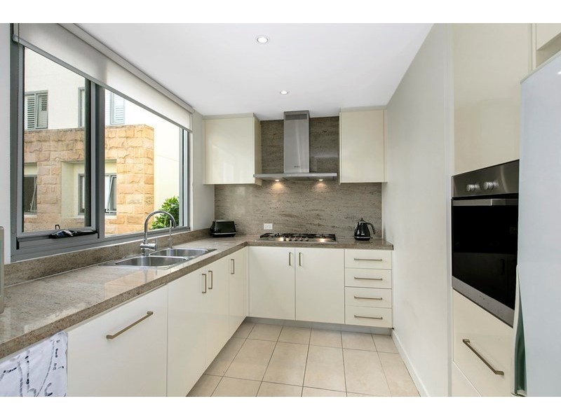 2a Eulbertie Avenue, Warrawee NSW 2074