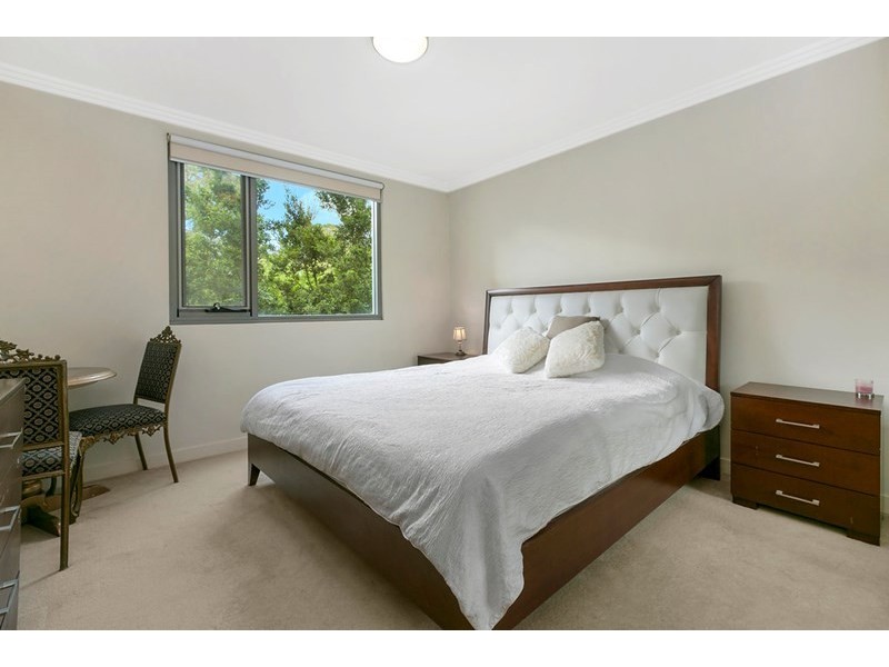 2a Eulbertie Avenue, Warrawee NSW 2074