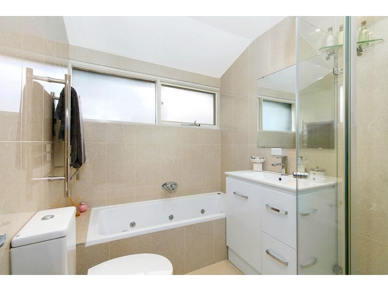 1 Pembroke Avenue, Turramurra NSW 2074