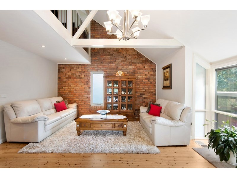 1 Pembroke Avenue, Turramurra NSW 2074