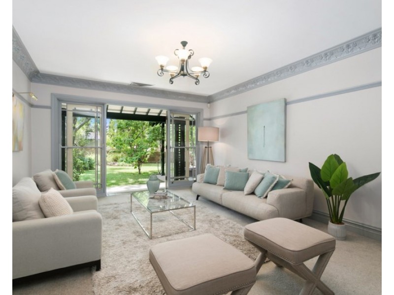 4 Ku-ring-gai Avenue, Turramurra NSW 2074