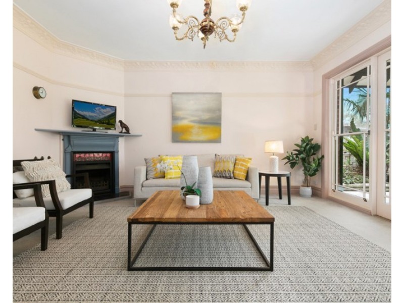 4 Ku-ring-gai Avenue, Turramurra NSW 2074