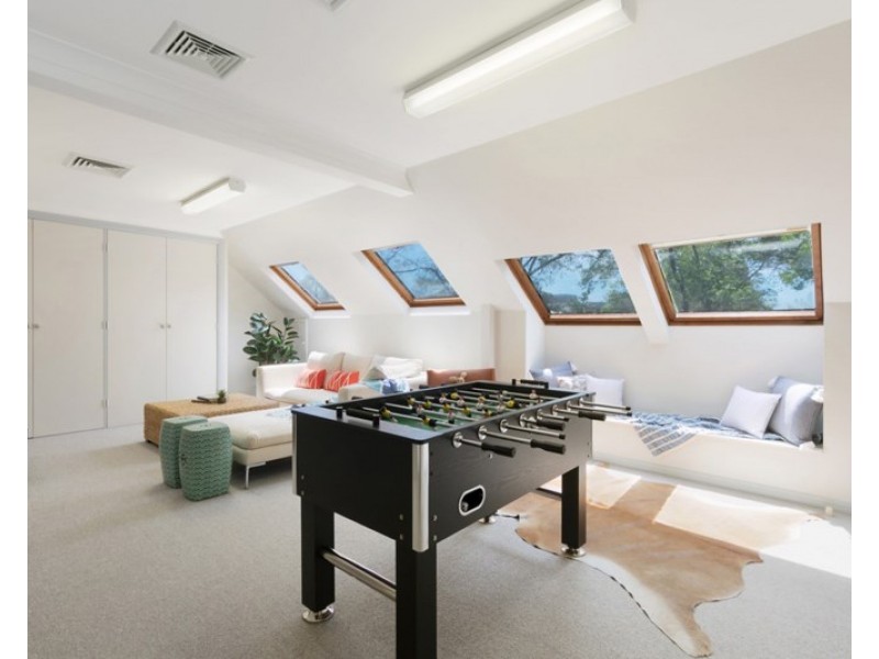 4 Ku-ring-gai Avenue, Turramurra NSW 2074