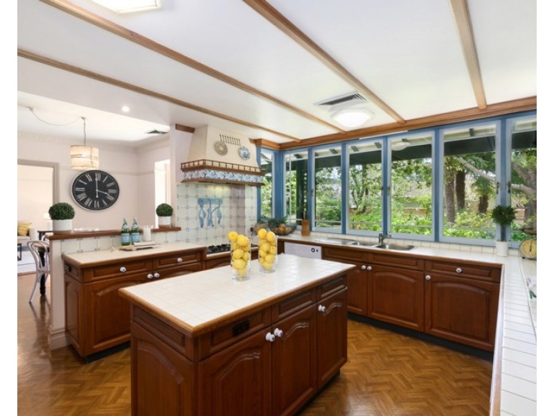 4 Ku-ring-gai Avenue, Turramurra NSW 2074