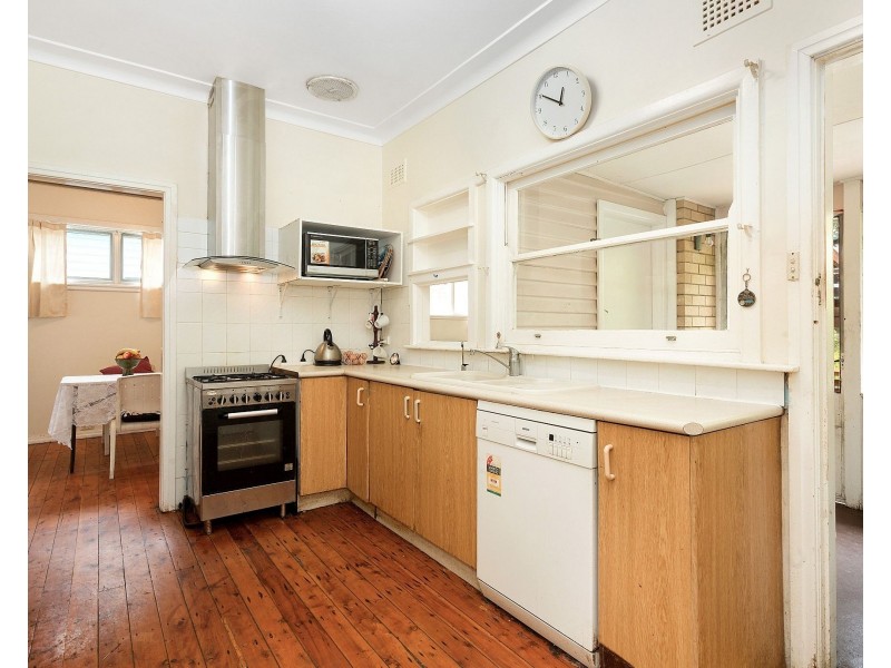 16 Balmaringa Avenue, Turramurra NSW 2074