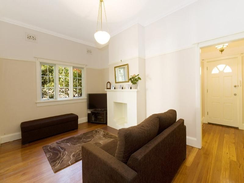 42 Warragal Road, Turramurra NSW 2074