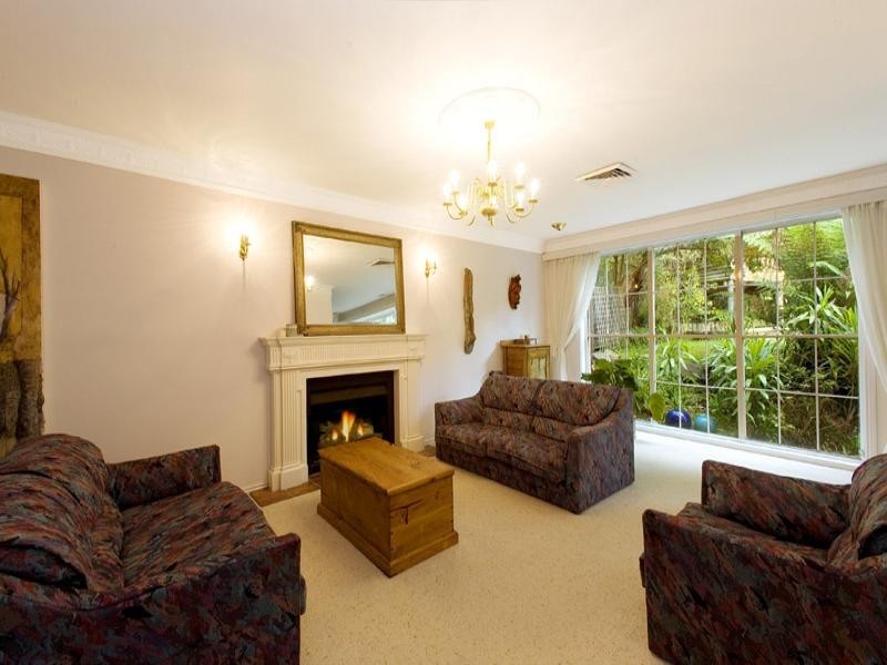 16 Windsor Place, St Ives NSW 2075