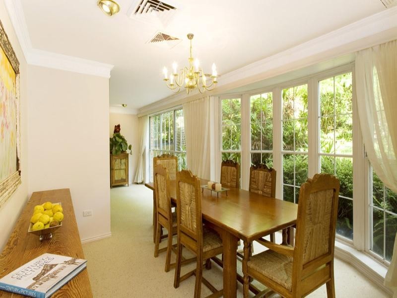 16 Windsor Place, St Ives NSW 2075
