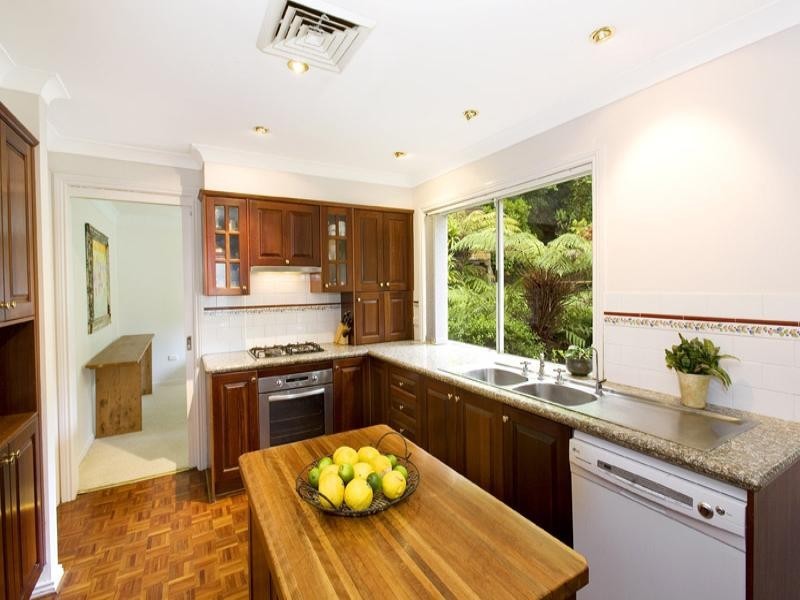 16 Windsor Place, St Ives NSW 2075