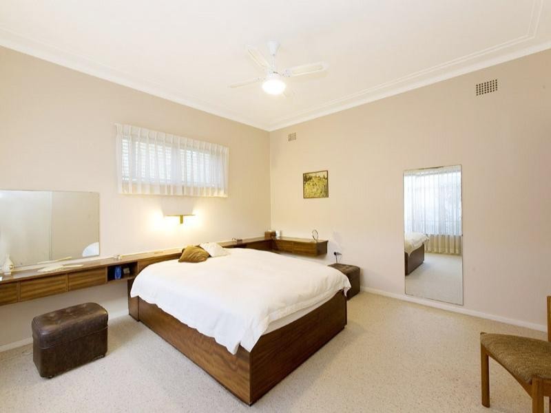 27 Bundabah Avenue, St Ives NSW 2075