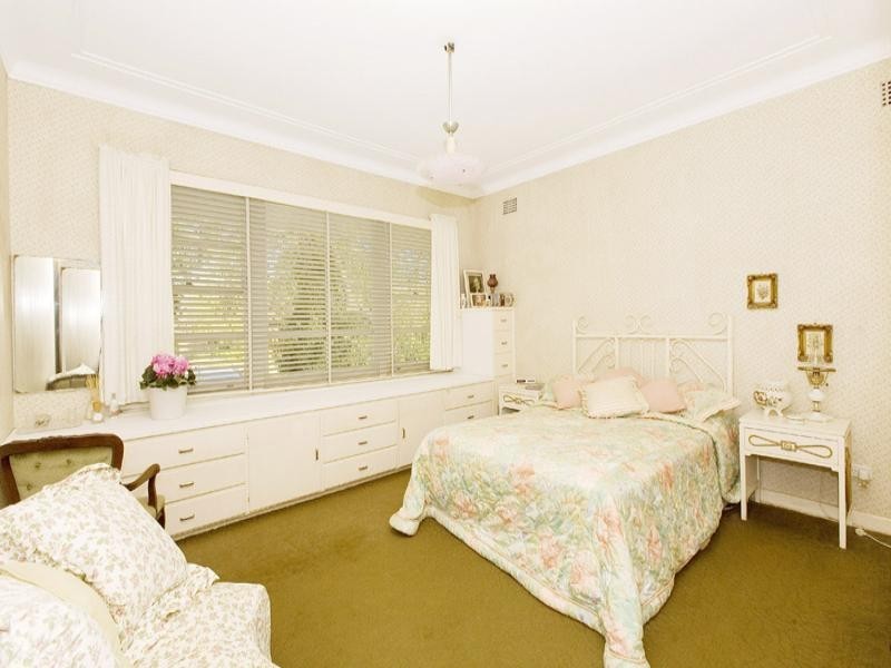 7 Warrowa Avenue, West Pymble NSW 2073