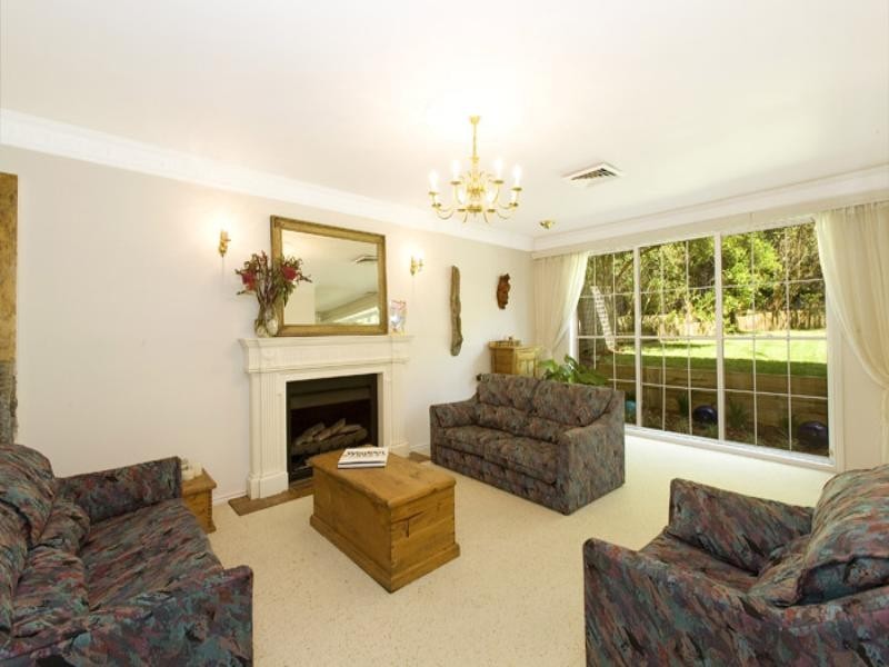 16 Windsor Place, St Ives NSW 2075