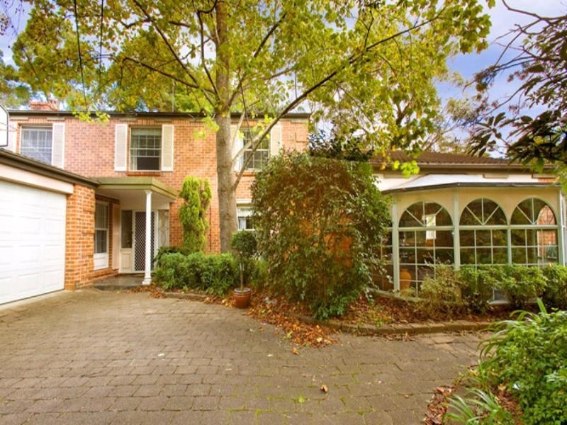 16 Windsor Place, St Ives NSW 2075