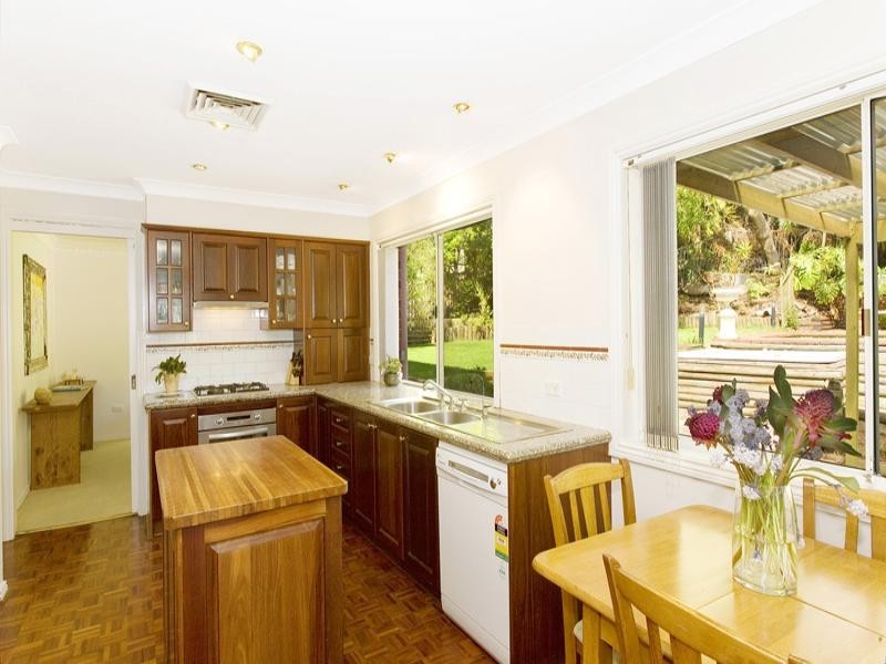 16 Windsor Place, St Ives NSW 2075