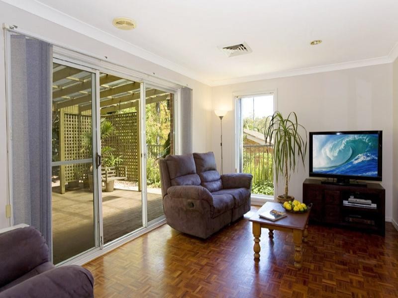 16 Windsor Place, St Ives NSW 2075