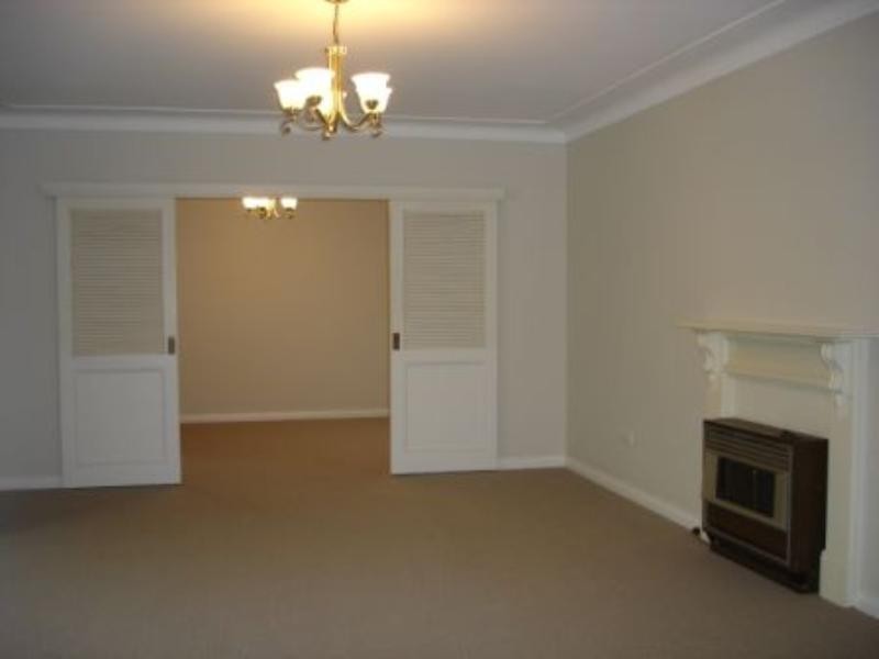 1 Fairlawn Avenue, Turramurra NSW 2074