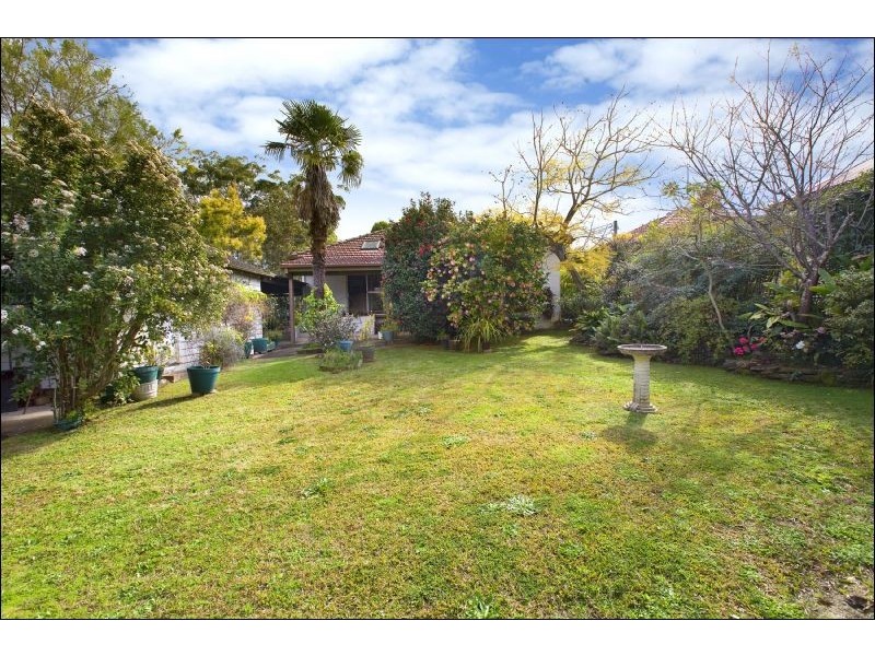 33 Cowan Road, St Ives NSW 2075