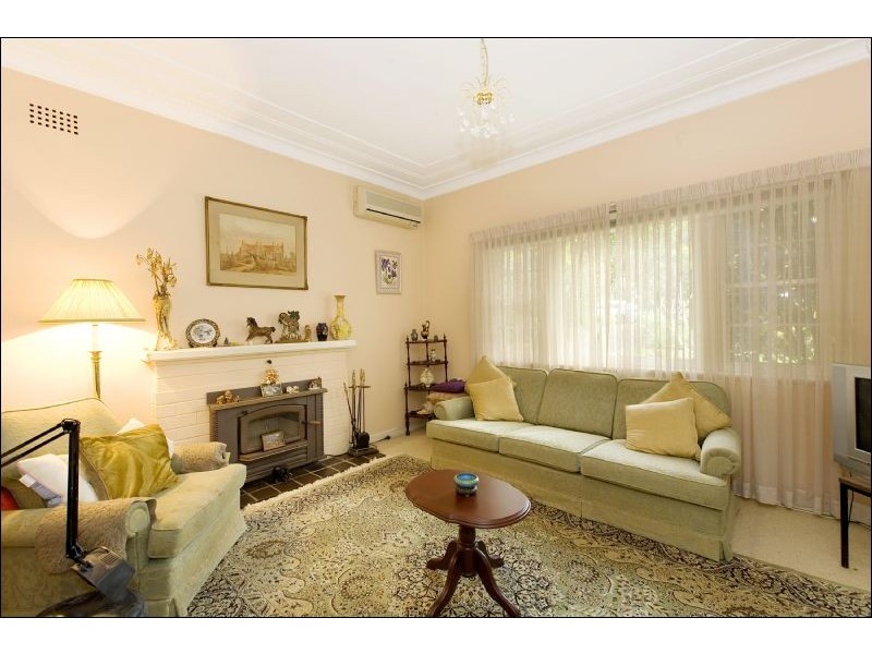 33 Cowan Road, St Ives NSW 2075