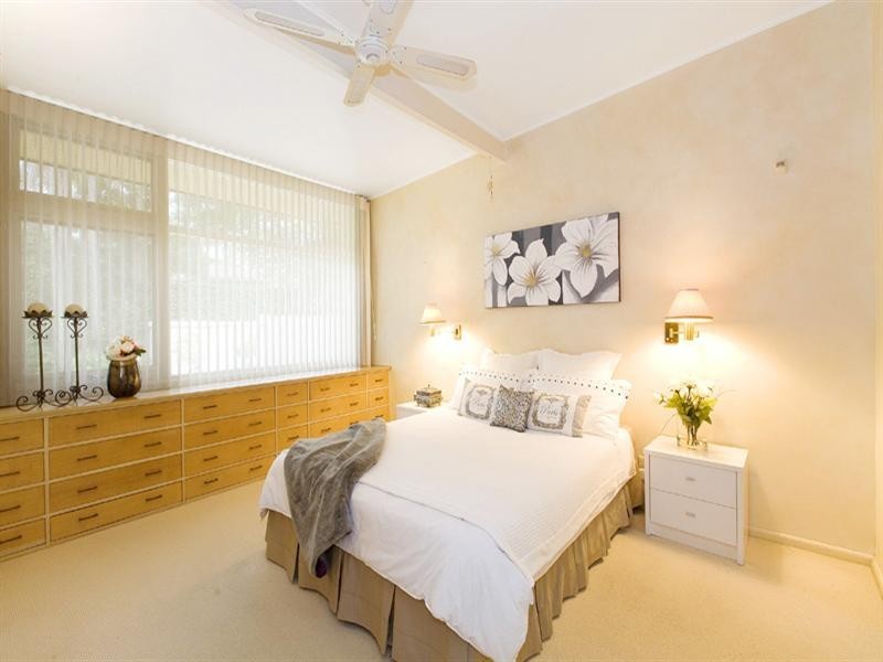 2 Barellan Avenue, Turramurra NSW 2074