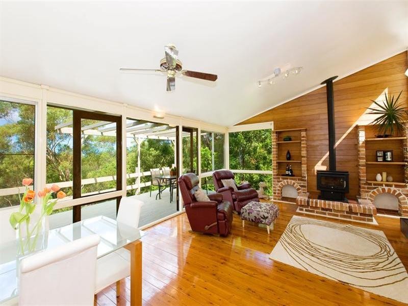 17 Ravenhill Road, Turramurra NSW 2074