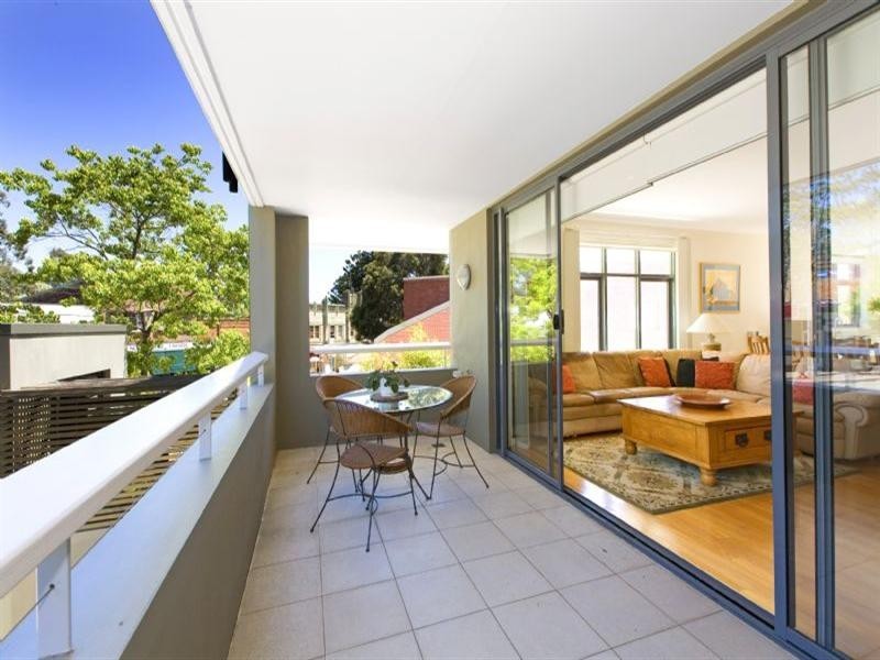 Apt 1, 4 Redleaf Avenue, Wahroonga NSW 2076