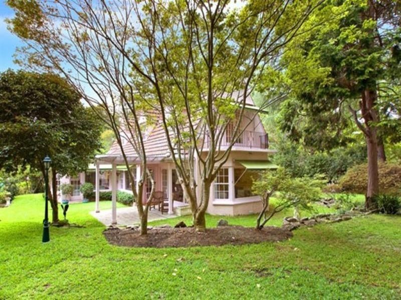 124 Burns Rd (Cnr Hampden Ave), Wahroonga NSW 2076