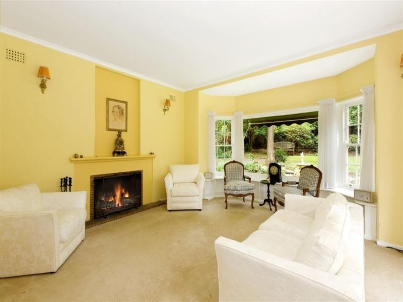 124 Burns Rd (Cnr Hampden Ave), Wahroonga NSW 2076