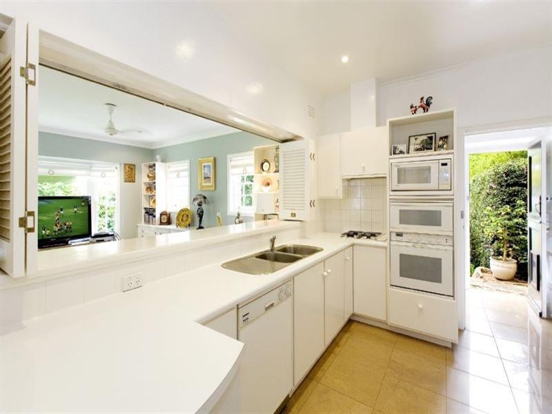 124 Burns Rd (Cnr Hampden Ave), Wahroonga NSW 2076