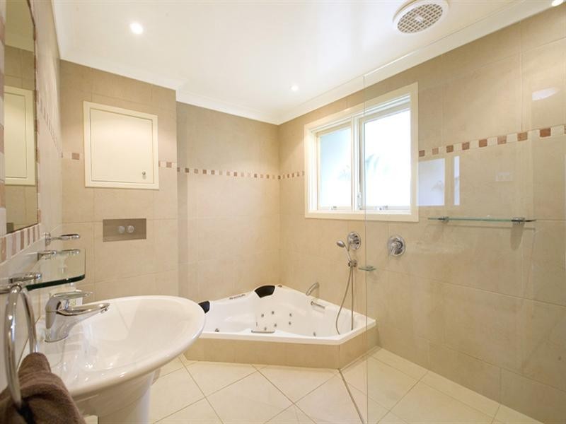 8 Barwon Avenue, Turramurra NSW 2074