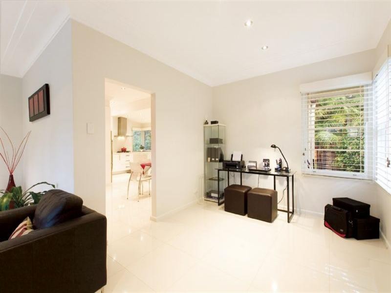 7 Warrowa Avenue, West Pymble NSW 2073