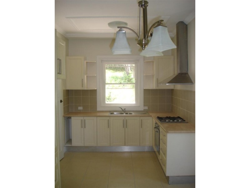 18 Bloomsbury Avenue, Pymble NSW 2073