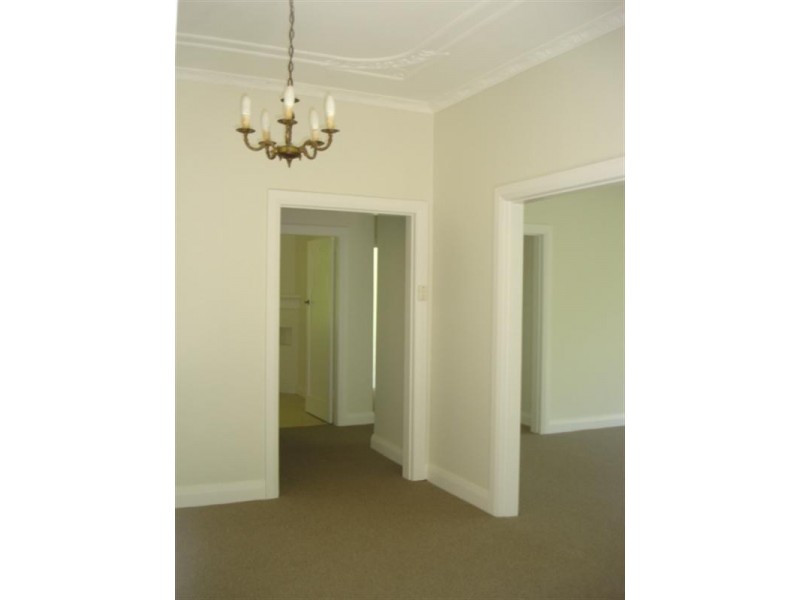 18 Bloomsbury Avenue, Pymble NSW 2073