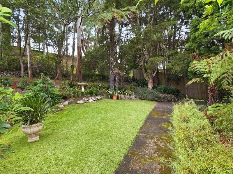 18 Bloomsbury Avenue, Pymble NSW 2073