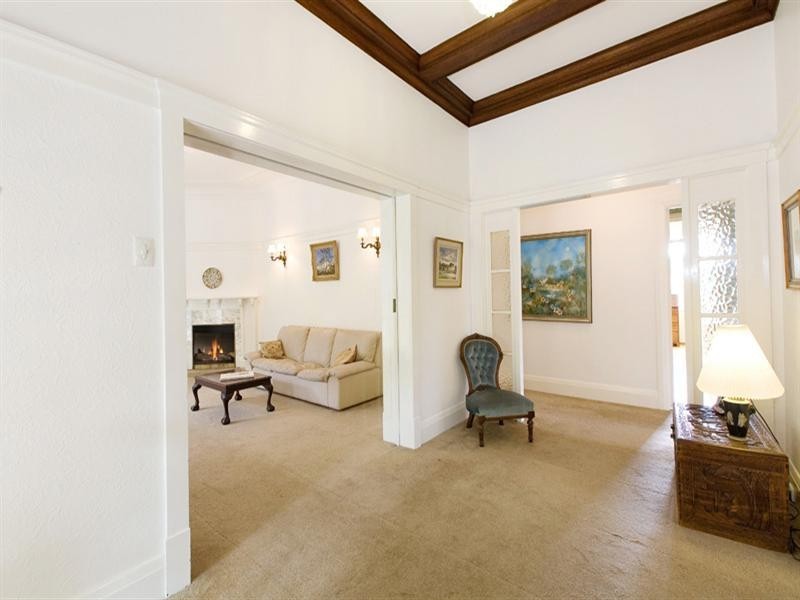 1 Sutherland Avenue, Wahroonga NSW 2076