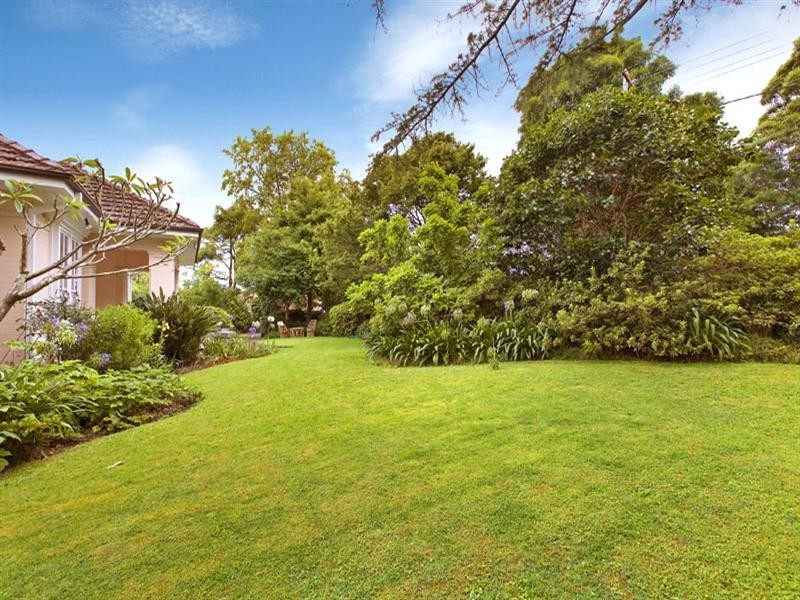 1 Sutherland Avenue, Wahroonga NSW 2076