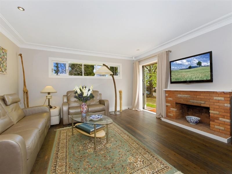 8 Eden Avenue, Turramurra NSW 2074