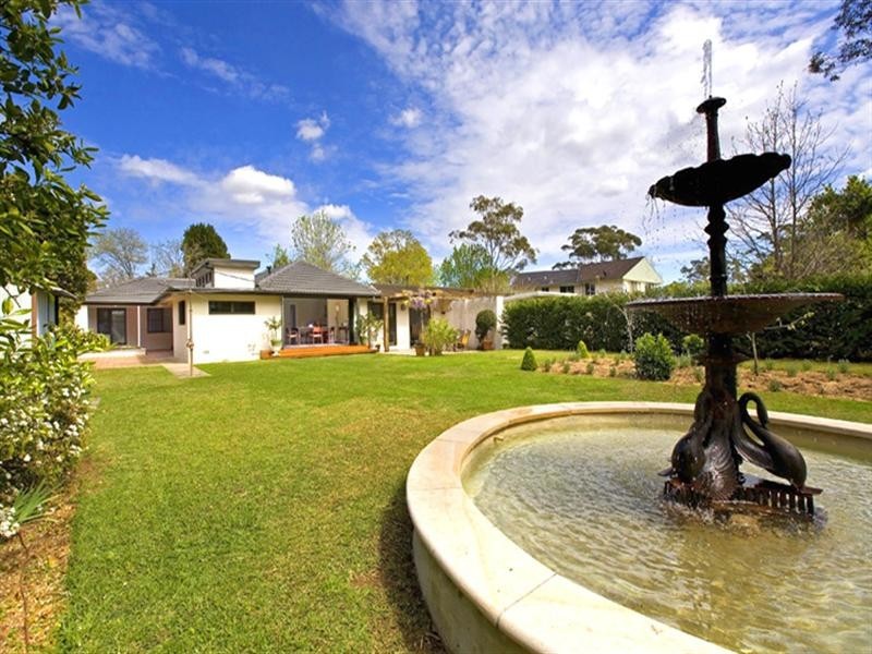 8 Eden Avenue, Turramurra NSW 2074