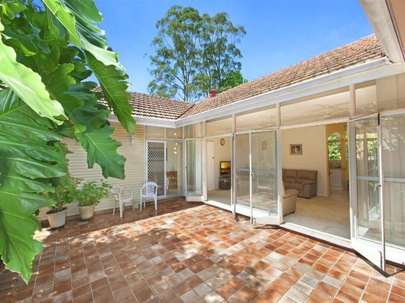 15 Surrey Road, Turramurra NSW 2074