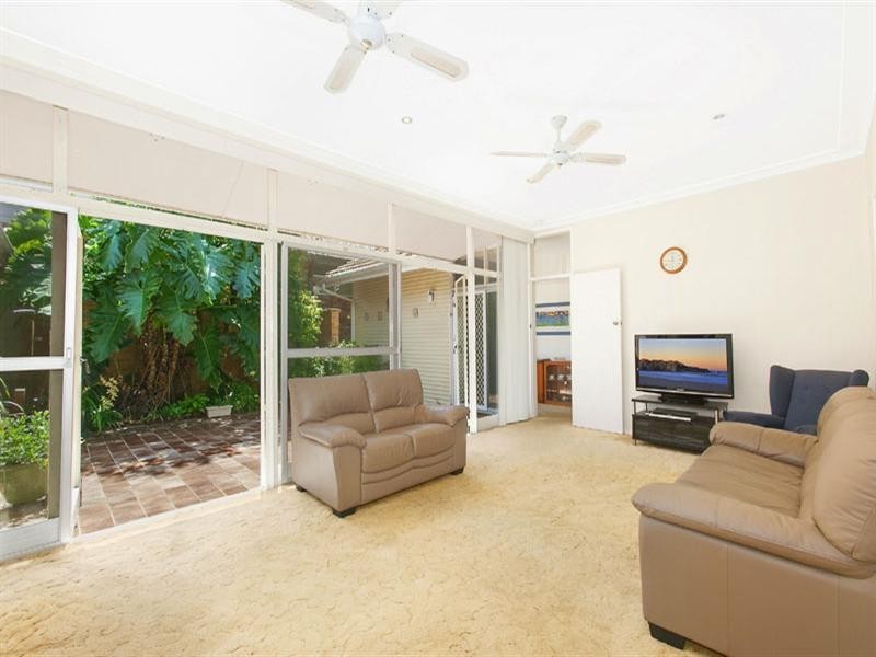 15 Surrey Road, Turramurra NSW 2074