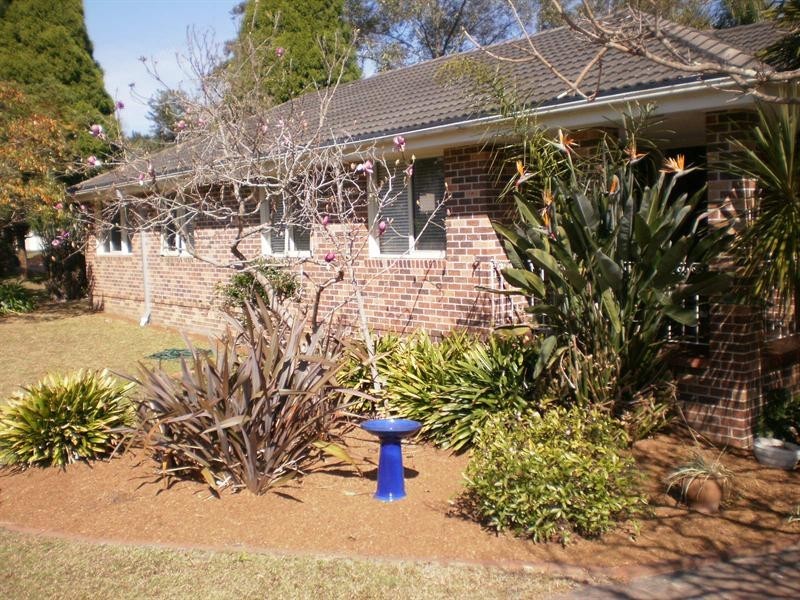 27 Greenhill Crescent, St Ives NSW 2075