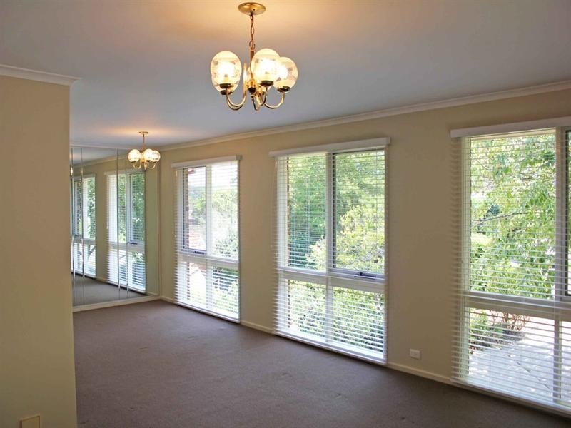 27 Greenhill Crescent, St Ives NSW 2075