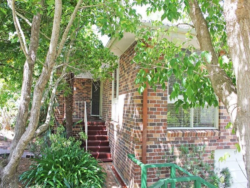 27 Greenhill Crescent, St Ives NSW 2075