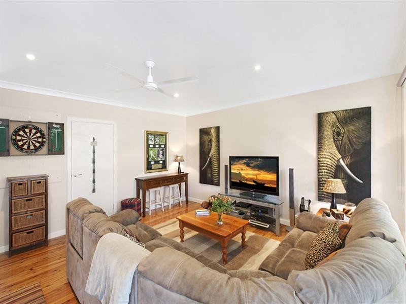 23 Woodbury Road, St Ives NSW 2075