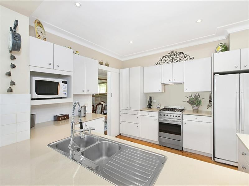 23 Woodbury Road, St Ives NSW 2075