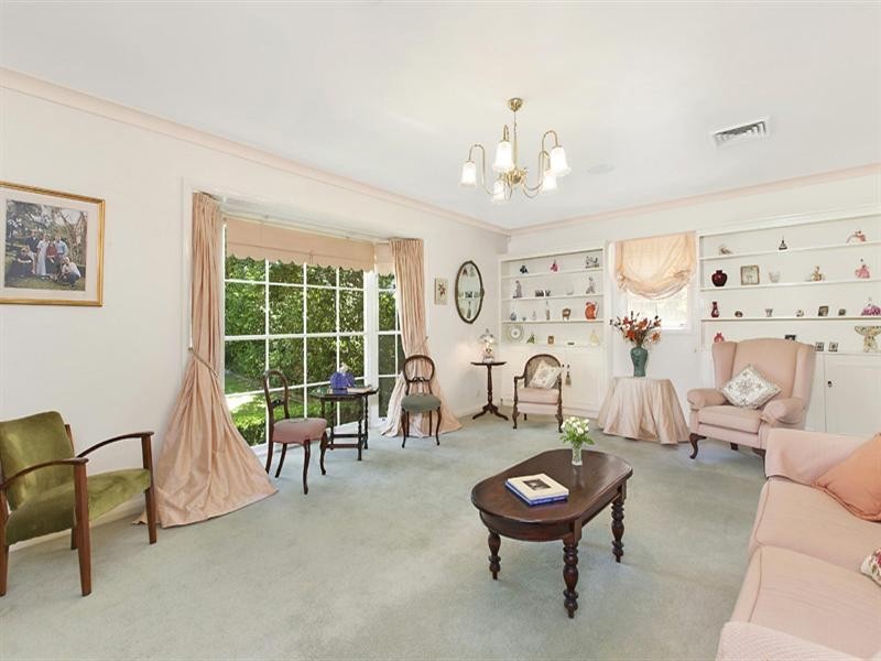 2 Gladstone Avenue, Warrawee NSW 2074