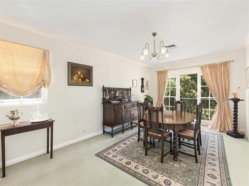 2 Gladstone Avenue, Warrawee NSW 2074