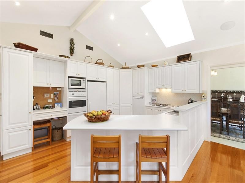 2 Gladstone Avenue, Warrawee NSW 2074