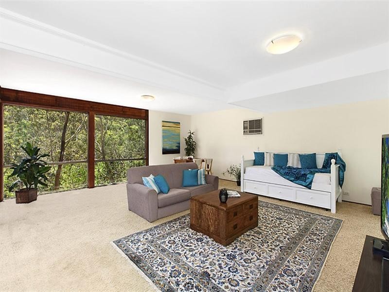 21 Elegans Avenue, St Ives NSW 2075