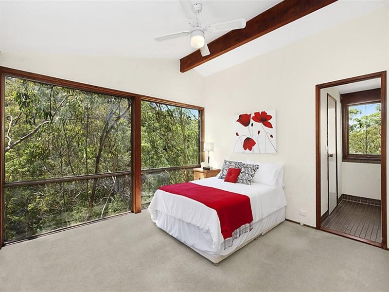 21 Elegans Avenue, St Ives NSW 2075